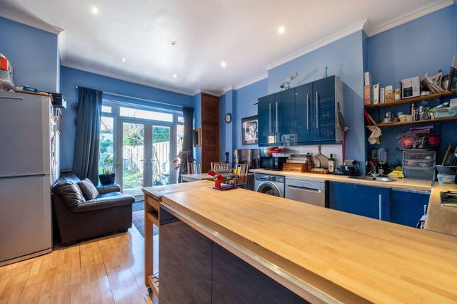Anson Road, Willesden Green, London, NW2 3 bed flat for sale
