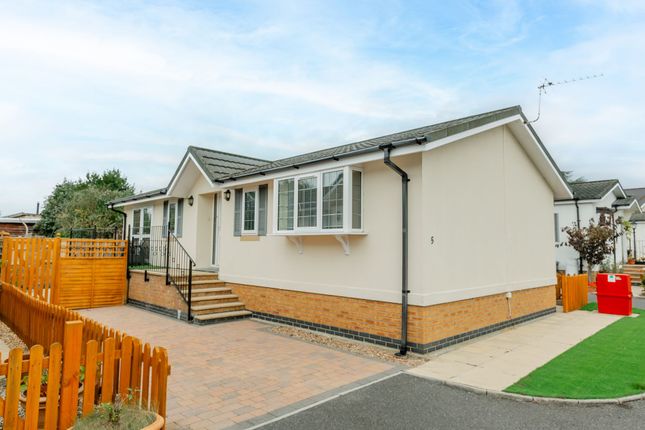 2 bedroom park home for sale