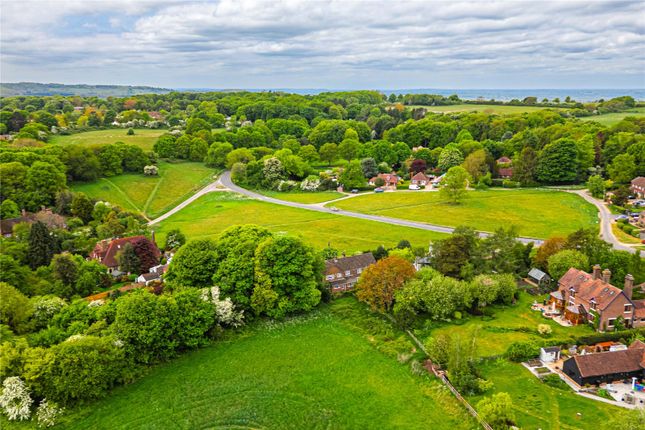 5 bed detached house