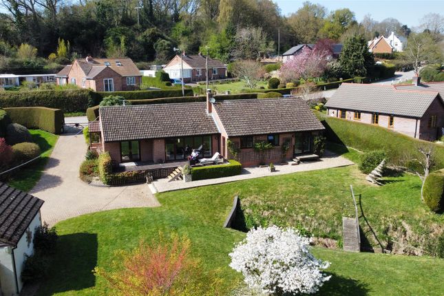 Newent GL18 4 bed detached bungalow for sale