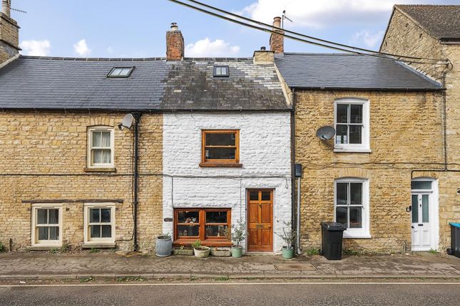 Chipping Norton,  Oxfordshire,  OX7 3 bed terraced house for sale
