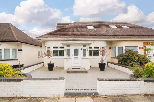 Gladstone Avenue, Twickenham TW2 3 bed bungalow for sale
