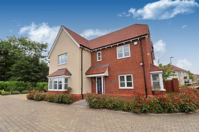 5 bed detached house