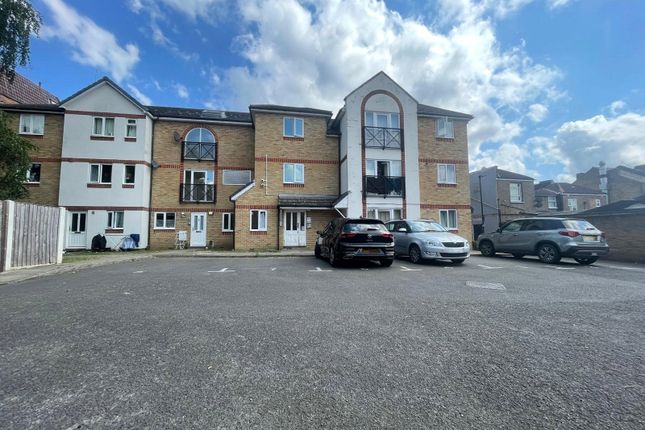 Enton Place, Hounslow TW3 2 bed apartment for sale