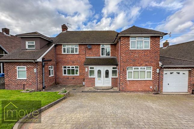 5 bed detached house