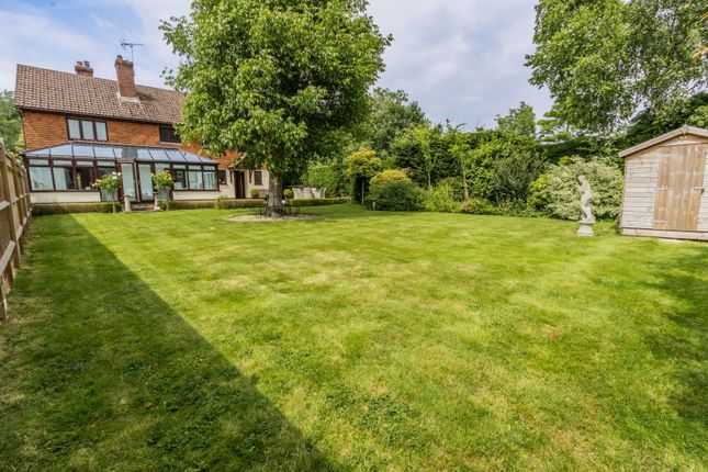 A Stunning Detached Family Home in... 4 bed detached house for sale