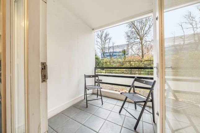 Craven Hill Gardens, Bayswater... 1 bed flat for sale