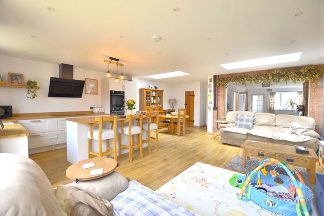 Porchester Road, Gloucester GL3 3 bed semi