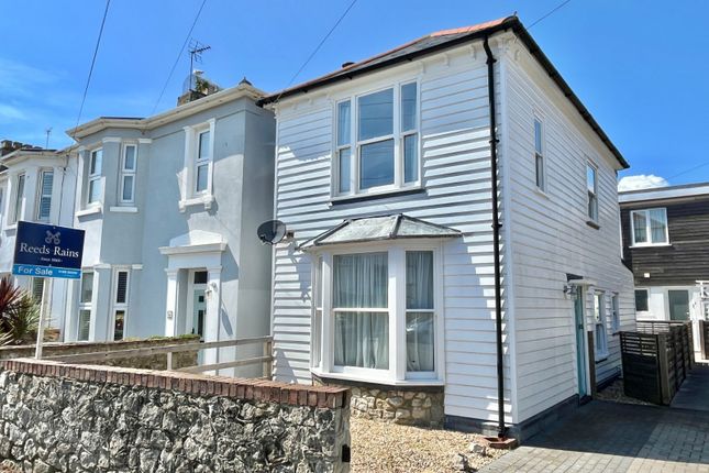 Park Road, Kent CT21 2 bed detached house for sale