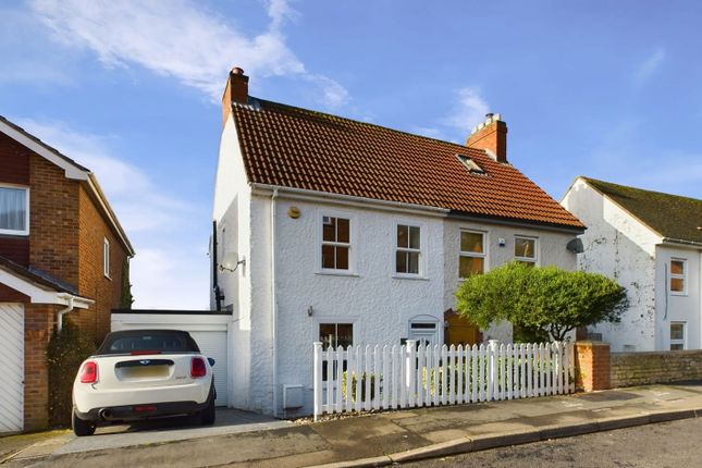 Fox Elms Road, Gloucester GL4 3 bed semi
