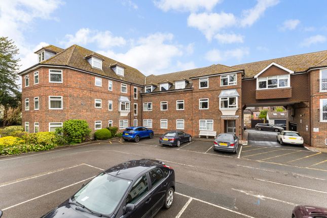 3 bedroom flat for sale