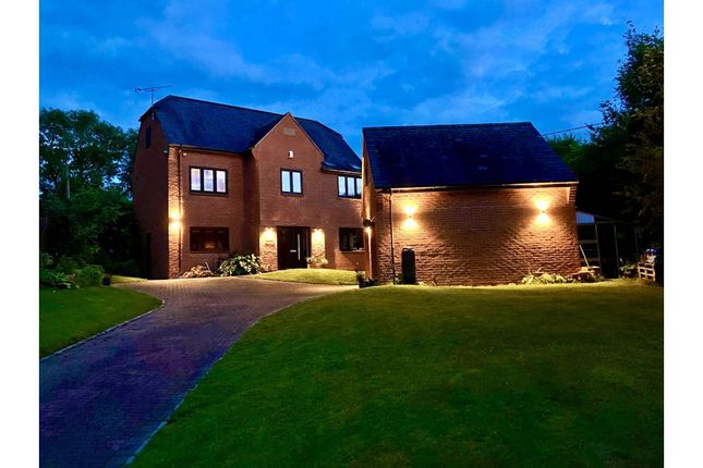 6 bed detached house