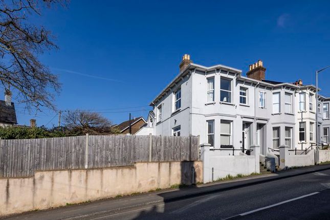 1 Framfield Road, Uckfield 2 bed apartment for sale