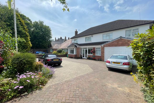 5 bed detached house