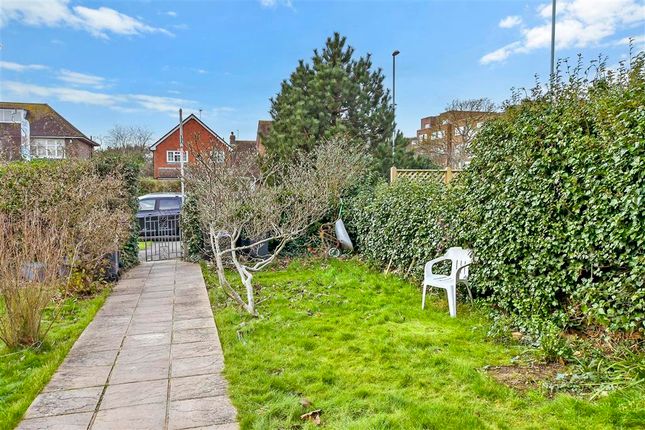 4 bed maisonette