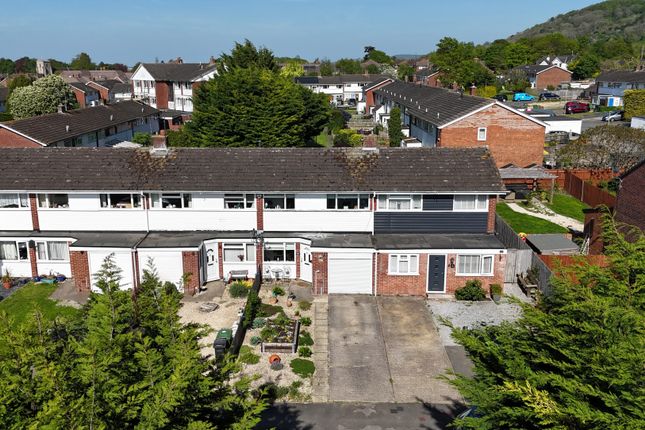 Chinnor, Oxfordshire, OX39 3 bed terraced house for sale