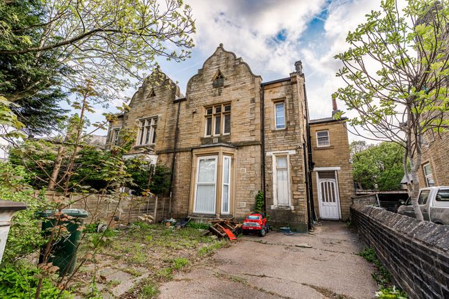 5 bed semi-detached house