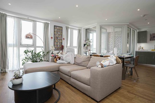 Victory Parade, Royal Arsenal SE18 3 bed apartment for sale
