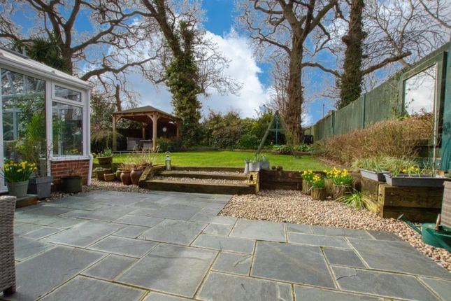4 bed detached house