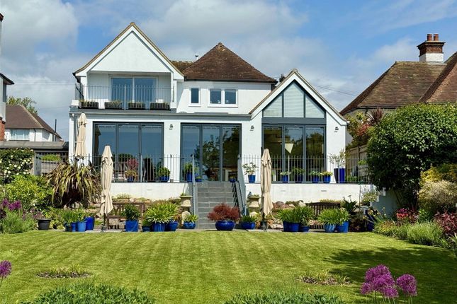 4 bed detached house