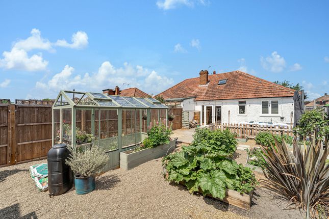 2 bedroom semi-detached bungalow for sale