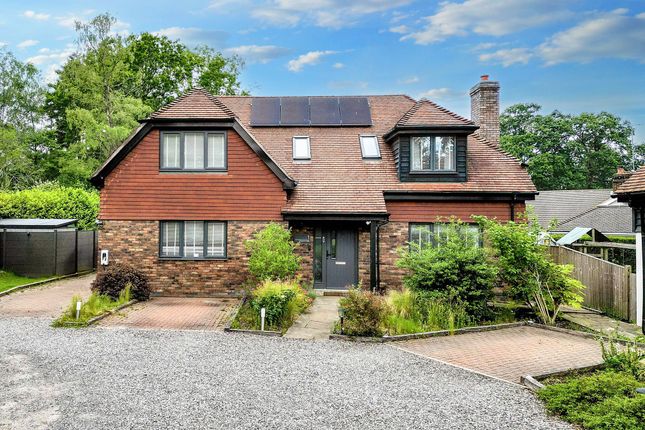 Chequer Close, Loxwood, RH14 5 bed detached house for sale