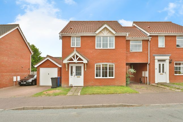 3 bed link detached house