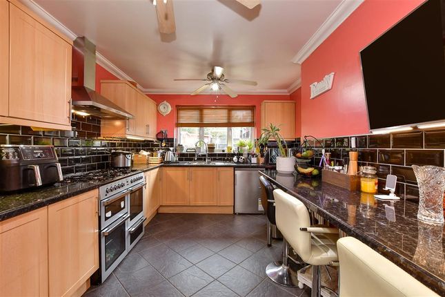 4 bed detached house
