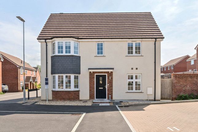 3 bed semi-detached house