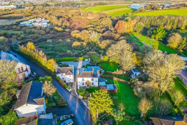 5 bed detached house