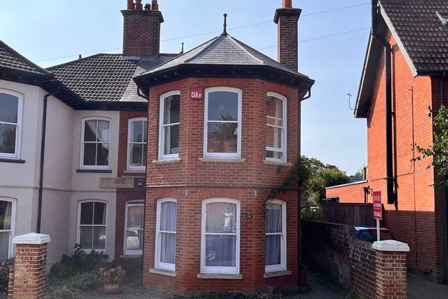 Southampton Road, Fareham PO16 4 bed semi