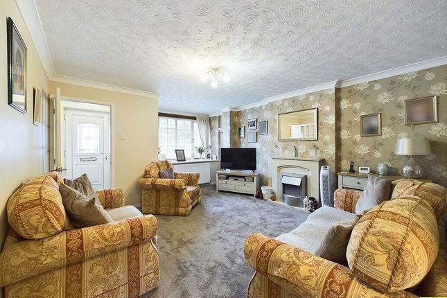 4 bed detached house