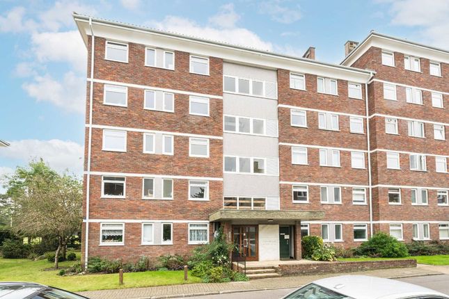 Courtlands, Richmond TW10 2 bed flat for sale