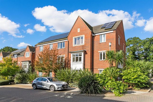 Chalfont Road, London 2 bed flat for sale