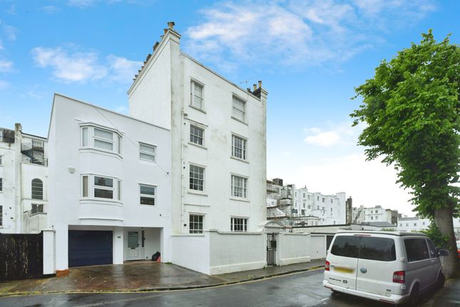 2 bed flat