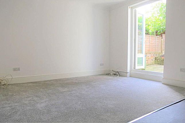 Myrtle Road, Poets Corner, Acton 1 bed flat for sale
