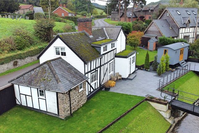 Bettws Cedewain, Newtown, Powys, SY16 3 bed detached house for sale