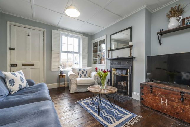 Park Street, Tunbridge Wells (no chain) 2 bed terraced house for sale