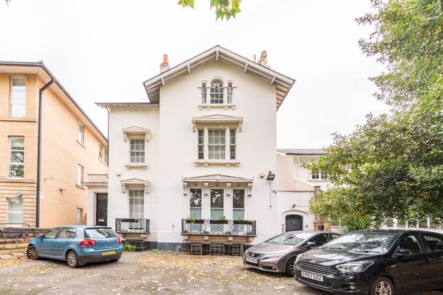 University / Hospital Area, ... 2 bed flat for sale