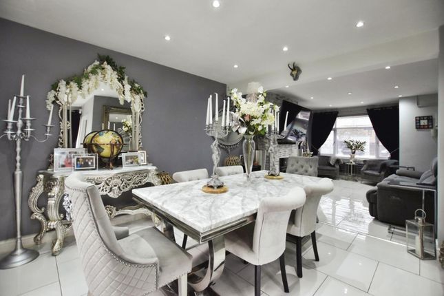 Wharnecliffe Gardens, Bristol 4 bed semi