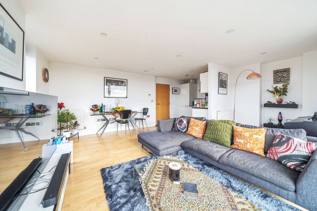 Distillery Tower, Deptford, London, SE8 2 bed flat for sale