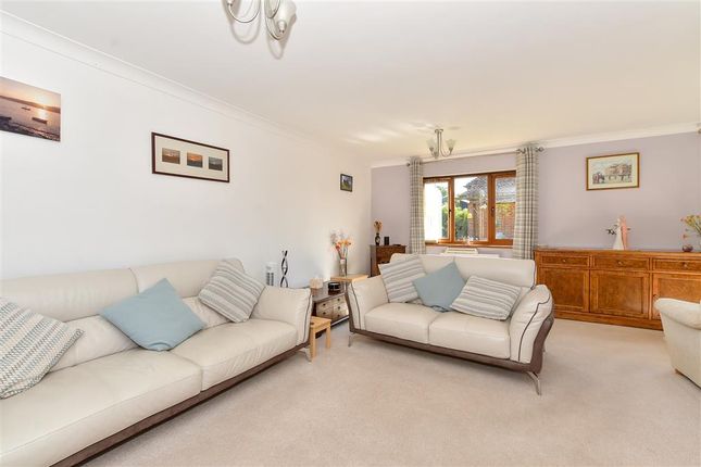 4 bed detached house