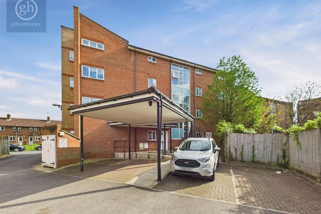 Bridgwater Road, Middlesex HA4 1 bed apartment for sale