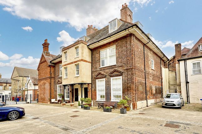 Walden House, George Street, Huntingdon. 2 bed apartment for sale