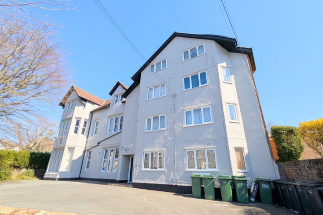 2 bedroom ground floor flat for sale
