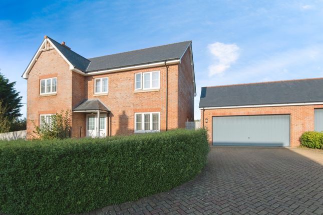 5 bed detached house