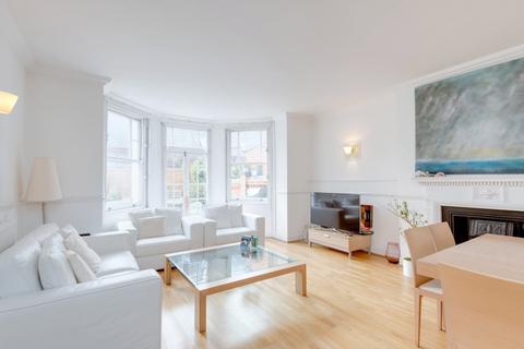 Fitzjohns Avenue, Hampstead Village 3 bed apartment for sale