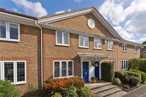 Rosslyn Park, Weybridge, Surrey, KT13 3 bed terraced house for sale