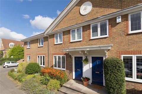 Rosslyn Park, Weybridge, Surrey, KT13 3 bed terraced house for sale