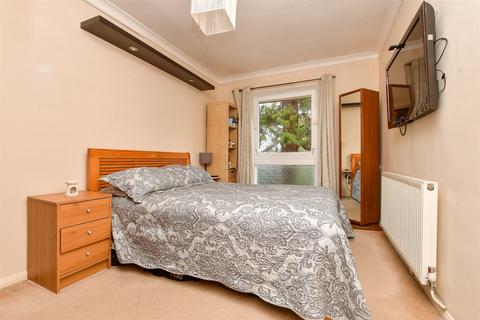 All Saints Road, Sutton, Surrey 2 bed flat for sale